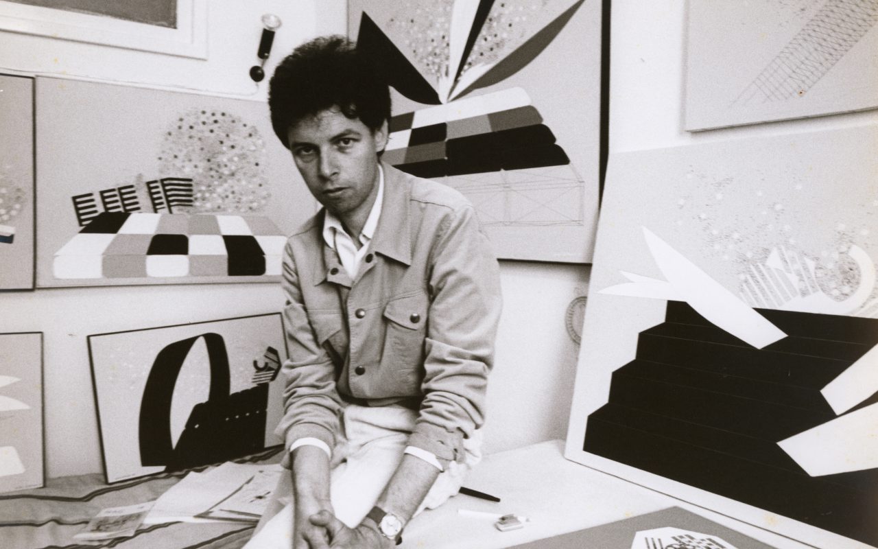 Guido Sartorelli è stato un artista italiano di arte concettuale contemporanea e uno dei pionieri della videoarte in Italia. Attivo a Venezia, ha sviluppato una ricerca artistica incentrata sul rapporto tra spazio, percezione e linguaggio visivo, attraverso installazioni e opere sperimentali. Le sue opere sono conservate in importanti collezioni museali e istituzioni culturali.
È stato docente di videoarte presso l’Università Ca’ Foscari Venezia e ha collaborato con riviste d’arte contemporanea come Nexus e Supernova, pubblicando numerosi contributi.